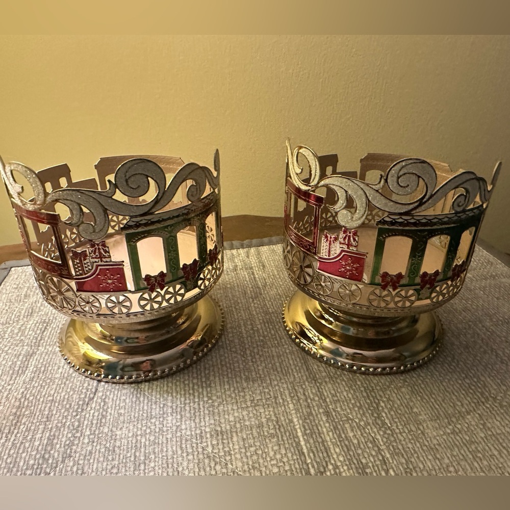 Bath & Body Works Holiday Train 3 Wick Pedestal Candle Holders  (2)
